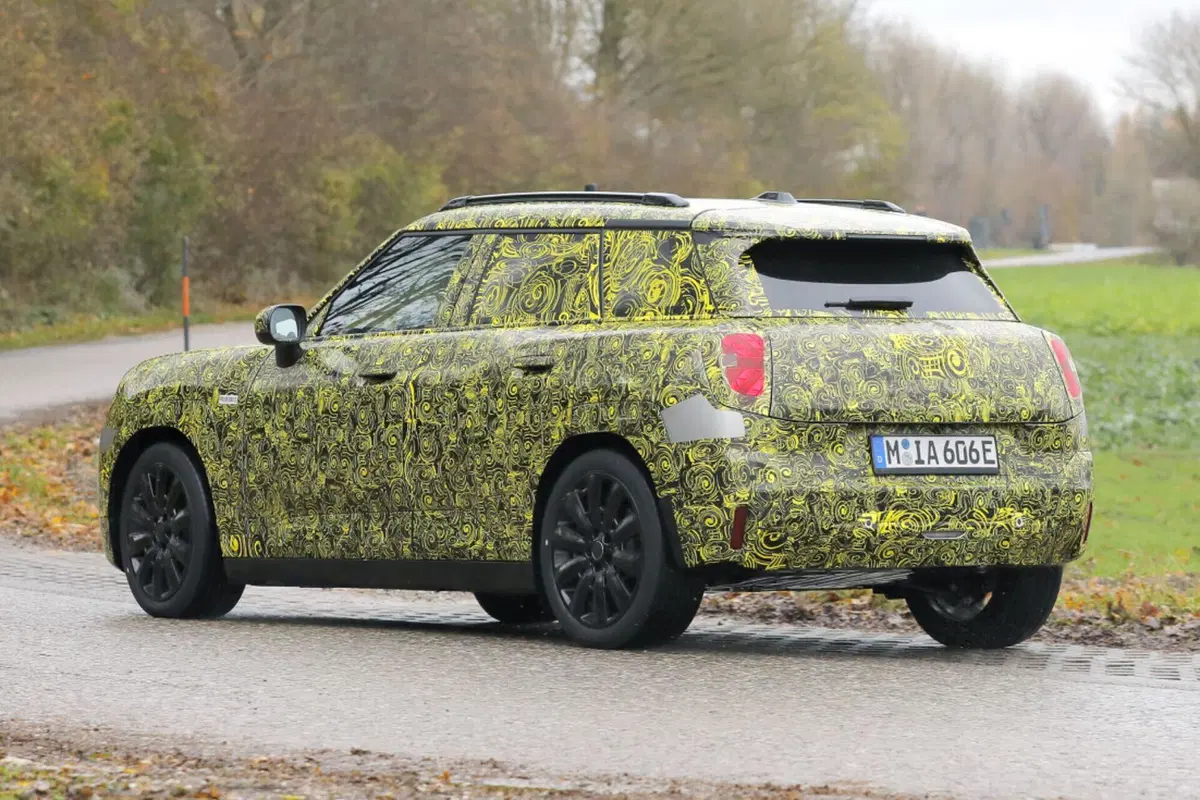 Mini Aceman: dal concept al prototipo, eccola su strada [Foto Spia] (2)