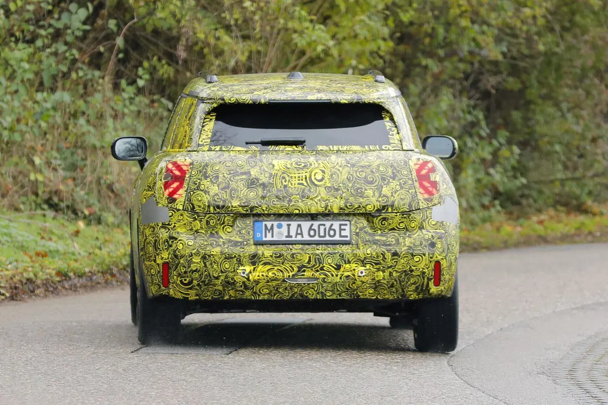 Mini Aceman: dal concept al prototipo, eccola su strada [Foto Spia] (6)