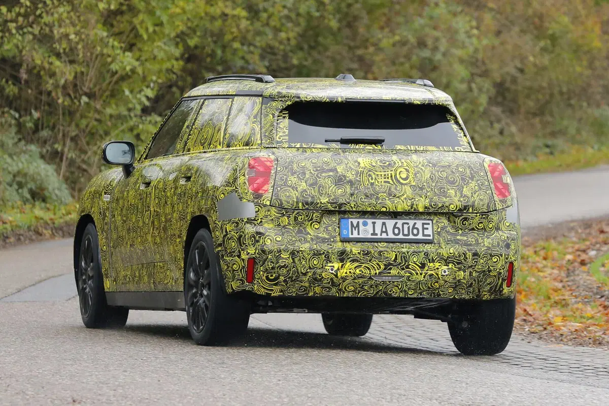 Mini Aceman: dal concept al prototipo, eccola su strada [Foto Spia] (11)