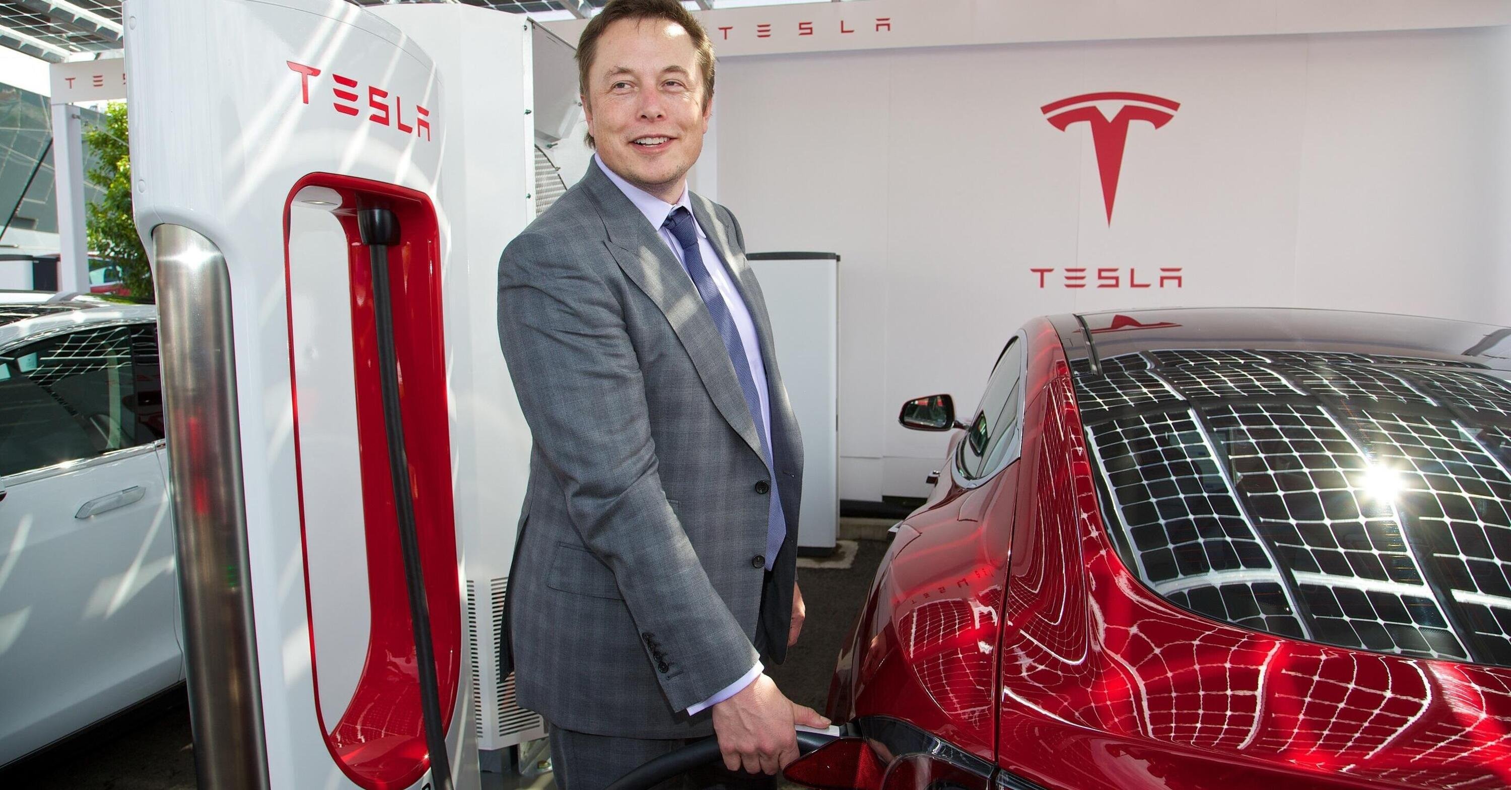 Elon Musk fa uso di droghe: Il Wall Street Journal cita fonti vicine al CEO di Tesla