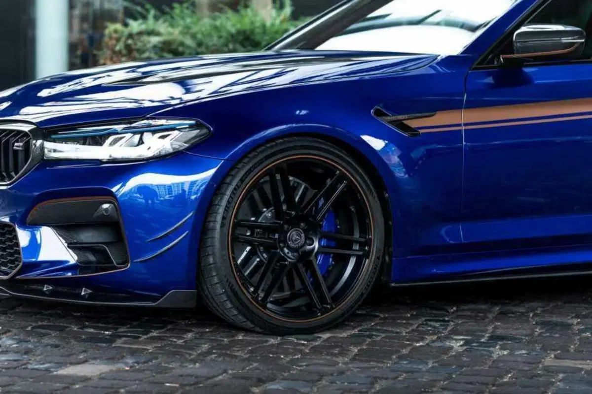 Non c'è una BMW più potente: la M5 di Manhart ha 930 CV (9)