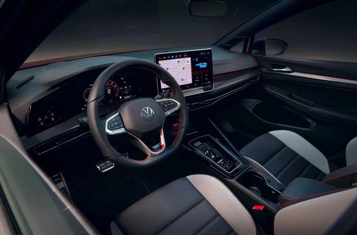 Volkswagen Golf GTI: ecco la concept al CES 2024, addio cambio manuale (4)