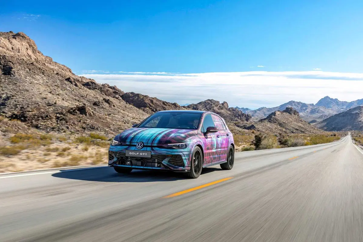 Volkswagen Golf GTI: ecco la concept al CES 2024, addio cambio manuale (5)