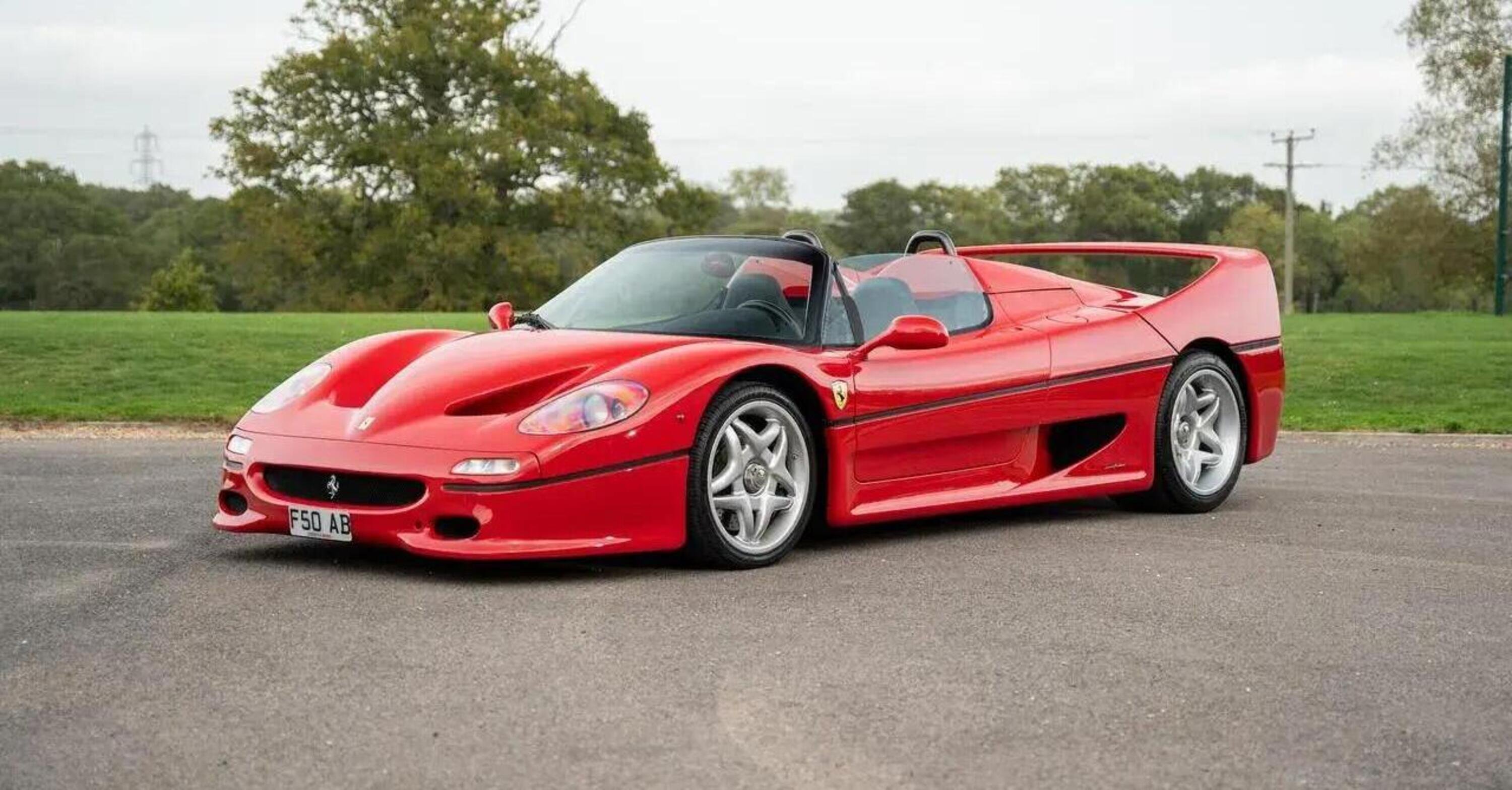 Una Ferrari F50 con 20 mila km a 355.000 euro: averla comprata allora...