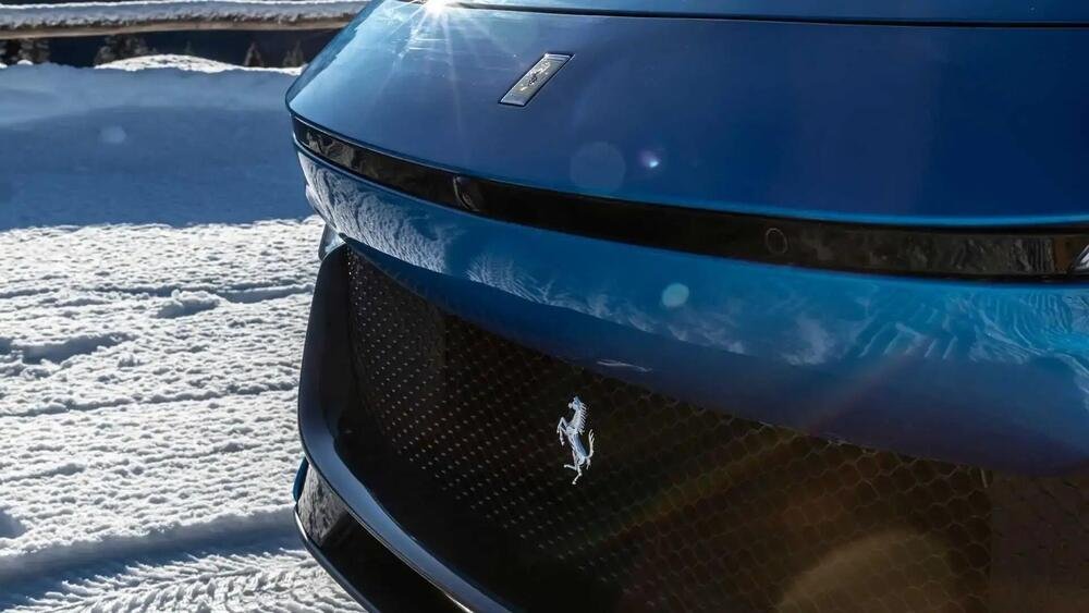 Ferrari presenta una full electric nel 2025