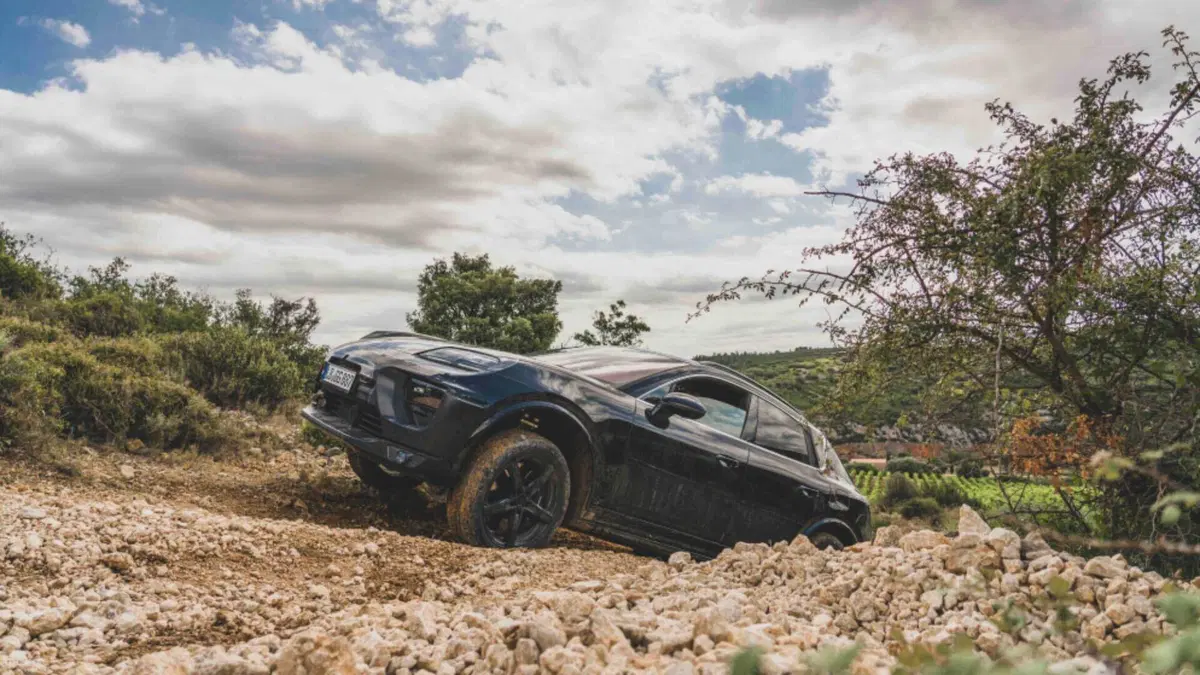 Porsche Macan elettrica: test finiti, pronti al lancio (2)