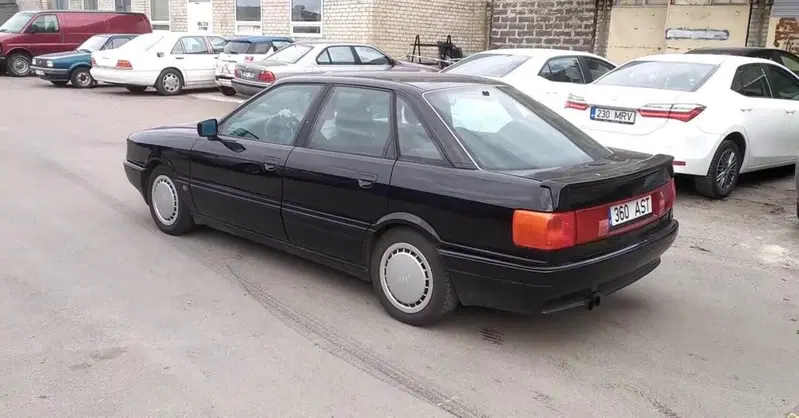 Mai sottovalutare una vecchia Audi 80 (engine swapping) [VIDEO]