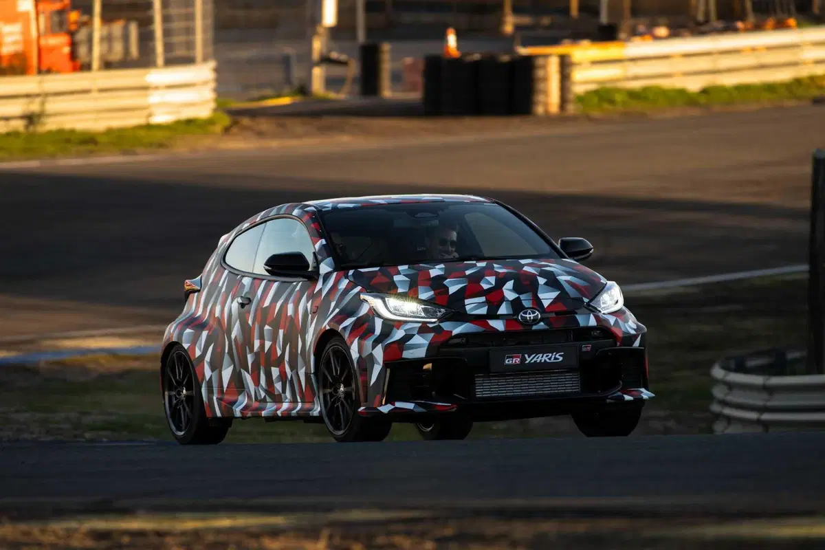 Toyota GR Yaris 2024: nuovo cambio e il godimento è totale! [VIDEO] (4)