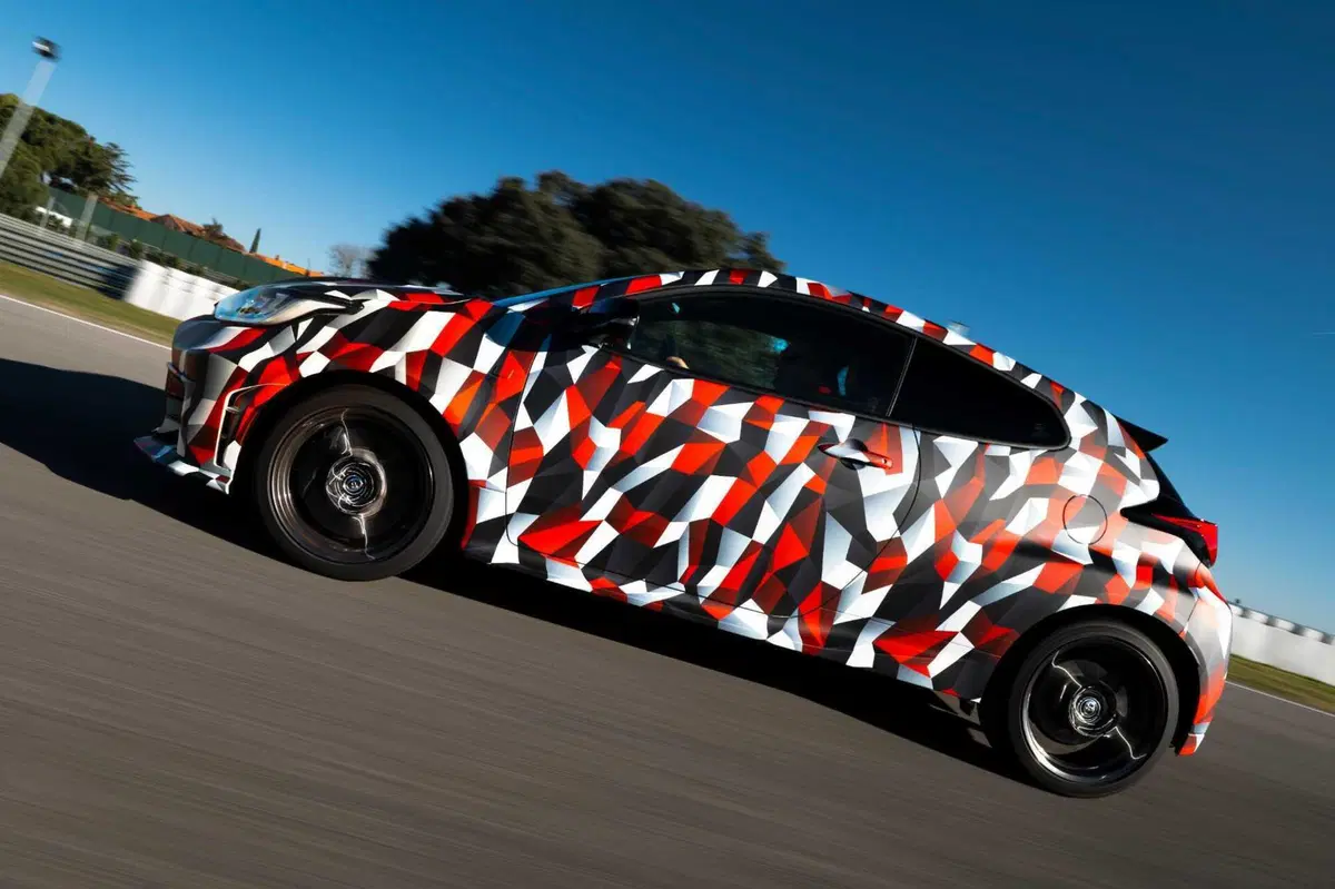 Toyota GR Yaris 2024: nuovo cambio e il godimento è totale! [VIDEO] (17)