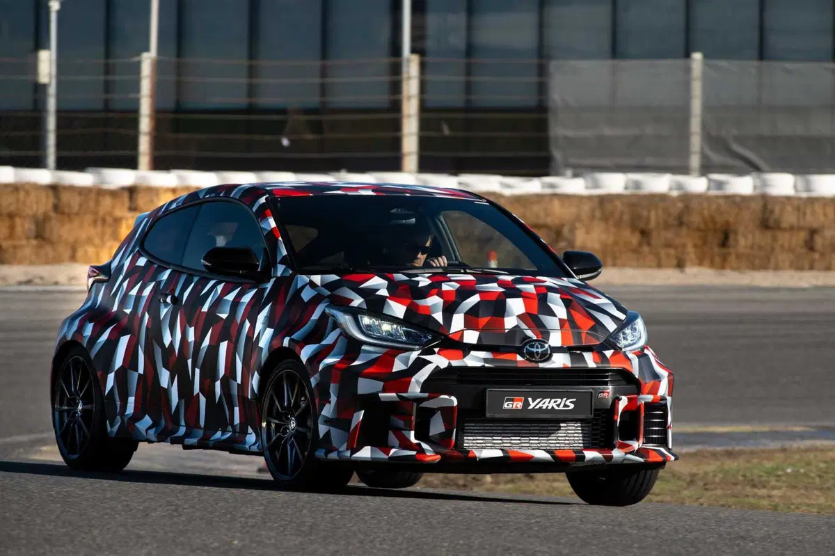 Toyota GR Yaris 2024: nuovo cambio e il godimento è totale! [VIDEO] (22)