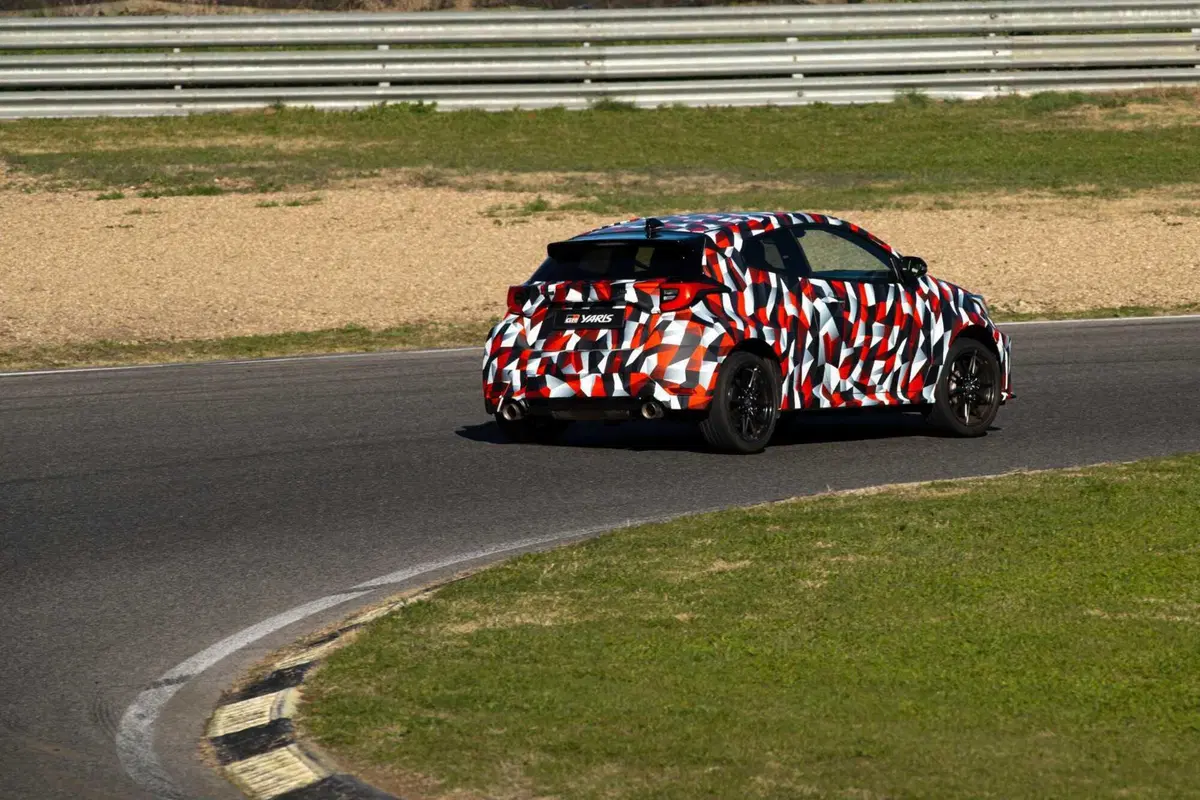 Toyota GR Yaris 2024: nuovo cambio e il godimento è totale! [VIDEO] (27)