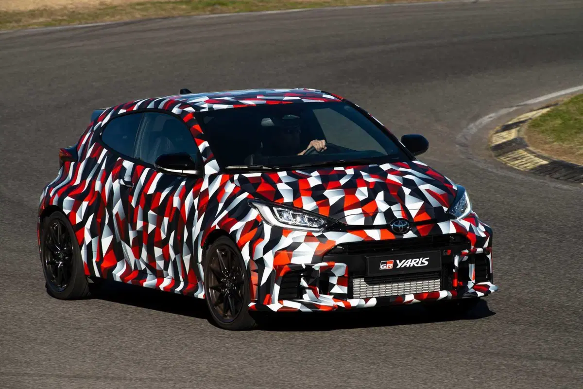 Toyota GR Yaris 2024: nuovo cambio e il godimento è totale! [VIDEO] (28)