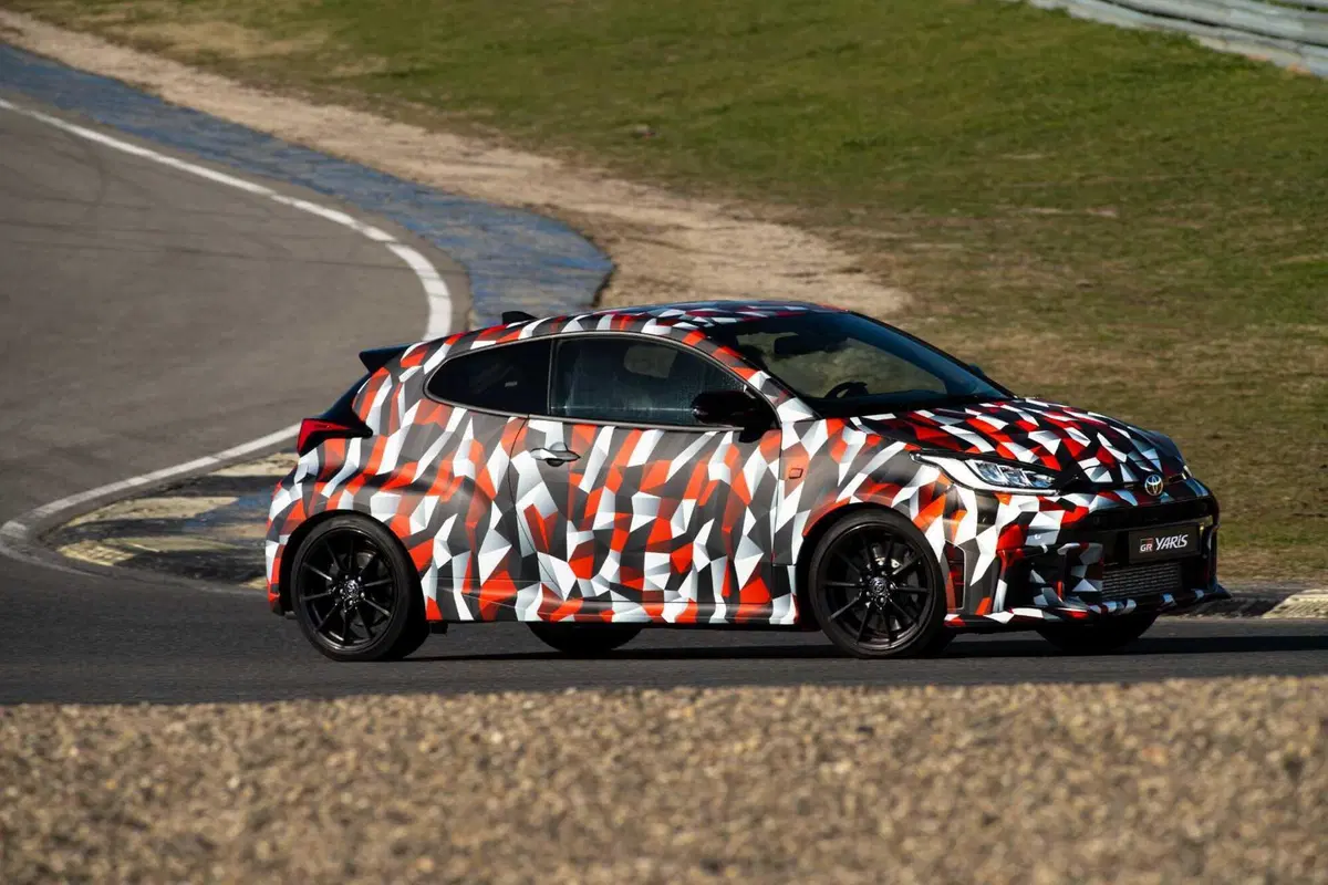 Toyota GR Yaris 2024: nuovo cambio e il godimento è totale! [VIDEO] (32)