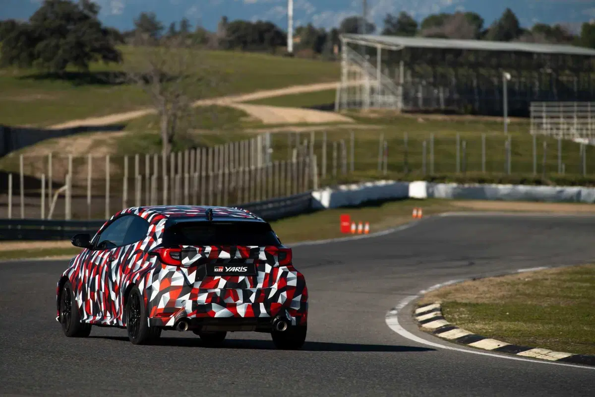 Toyota GR Yaris 2024: nuovo cambio e il godimento è totale! [VIDEO] (36)