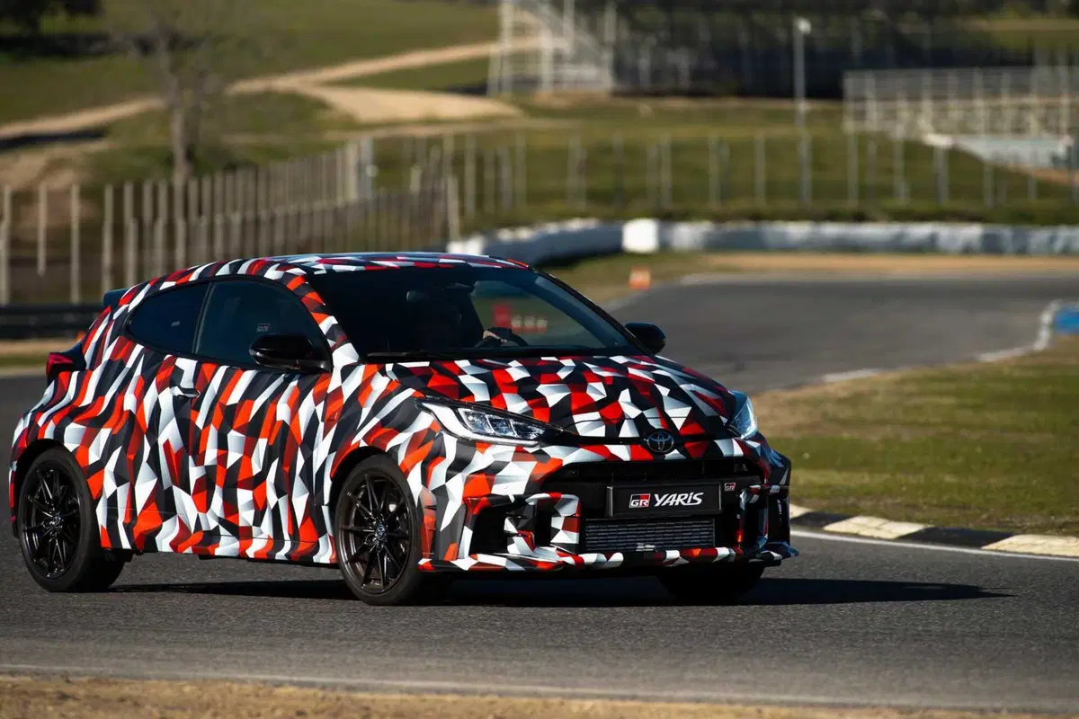 Toyota GR Yaris 2024: nuovo cambio e il godimento è totale! [VIDEO] (37)