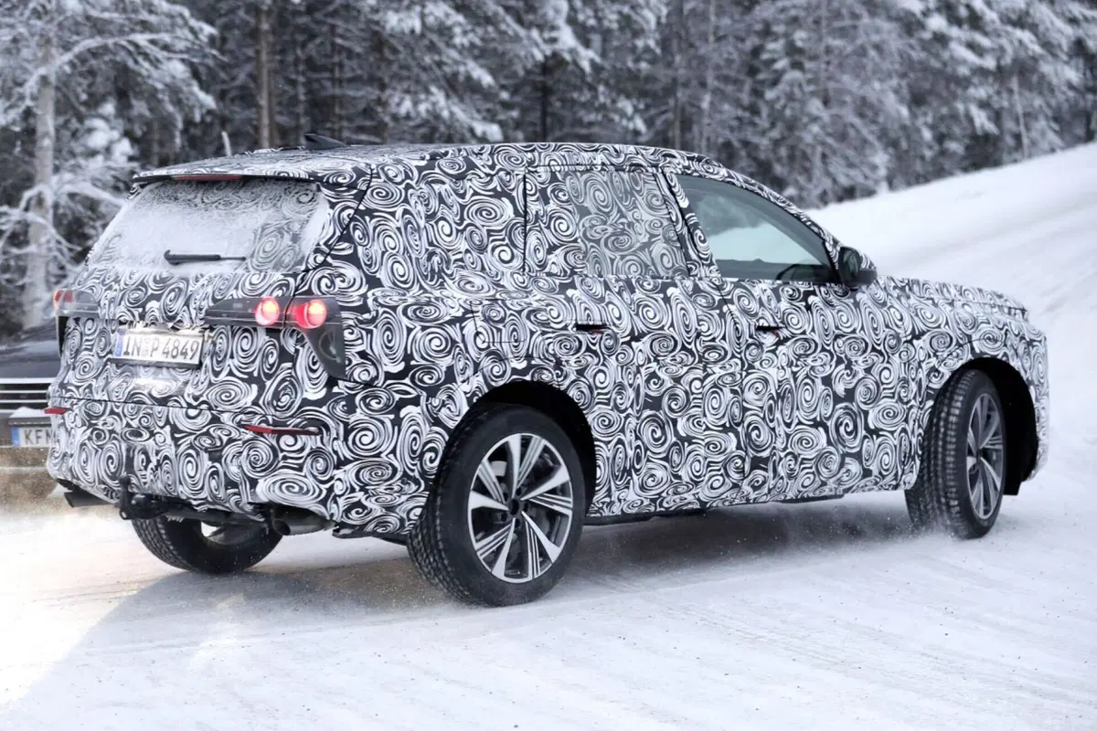 Audi è al lavoro al Circolo Polare Artico con una misteriosa  auto [Foto Spia] (2)