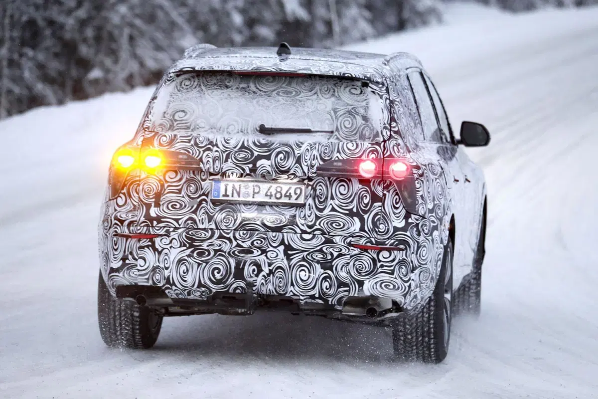 Audi è al lavoro al Circolo Polare Artico con una misteriosa  auto [Foto Spia] (4)