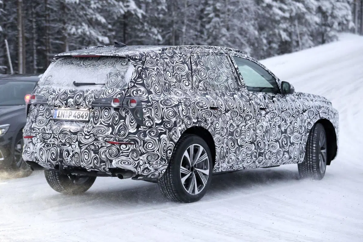 Audi è al lavoro al Circolo Polare Artico con una misteriosa  auto [Foto Spia] (7)