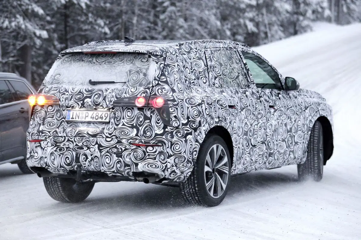 Audi è al lavoro al Circolo Polare Artico con una misteriosa  auto [Foto Spia] (9)