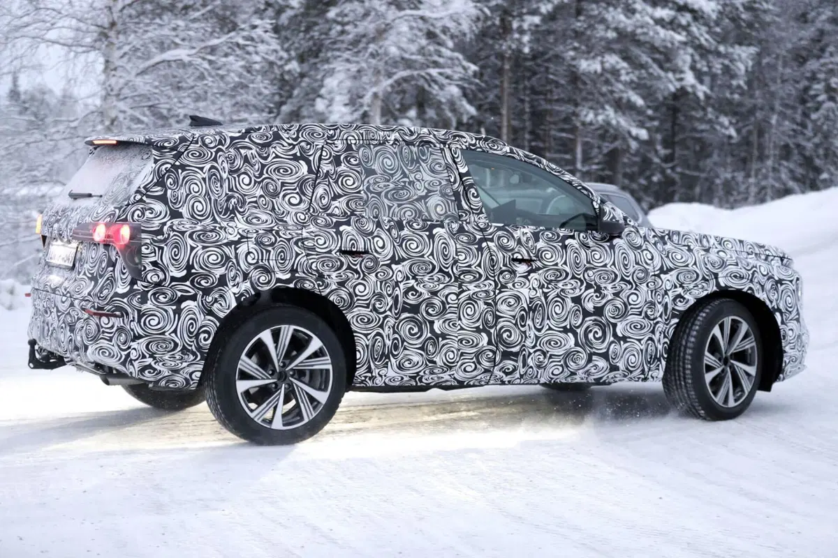 Audi è al lavoro al Circolo Polare Artico con una misteriosa  auto [Foto Spia] (11)