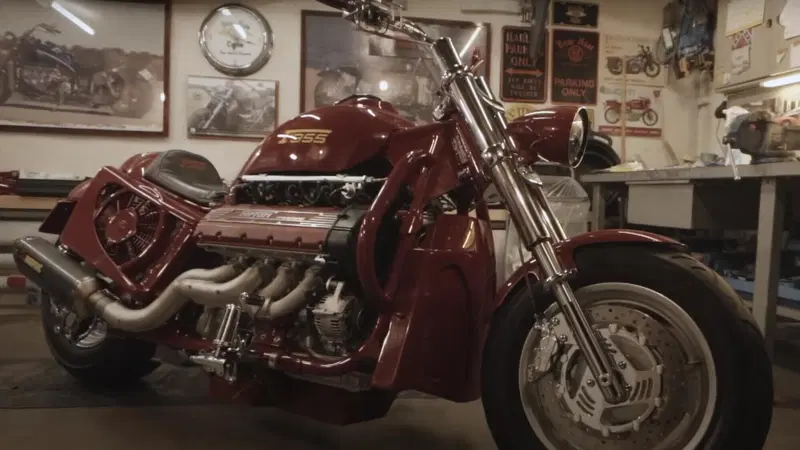 Per chi non si accontenta...c'&egrave; un V8 Ferrari tra le gambe