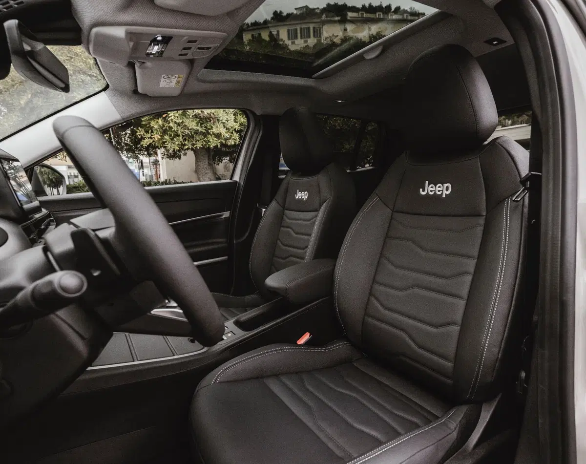 Jeep Avenger: motorizzazioni, allestimenti, optional e prezzi. Guida all’acquisto (5)