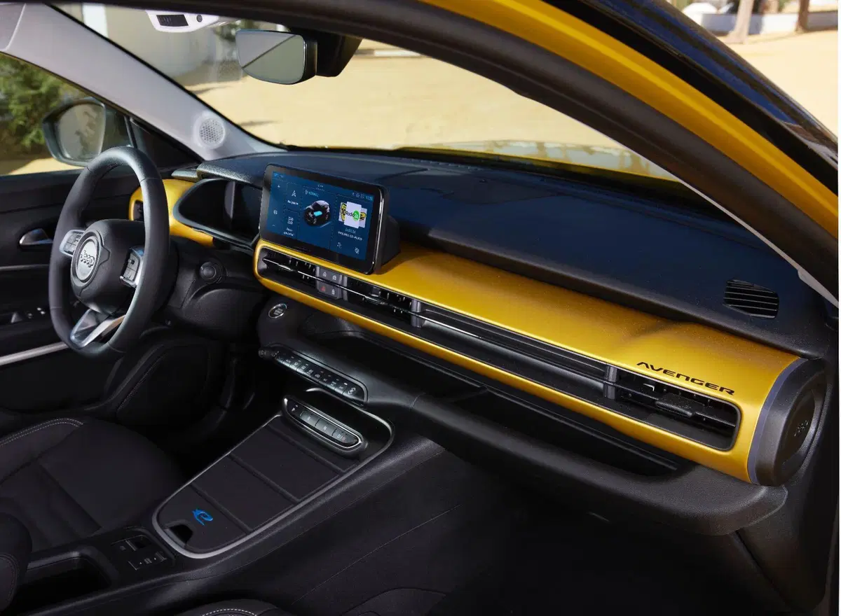 Jeep Avenger: motorizzazioni, allestimenti, optional e prezzi. Guida all’acquisto (30)