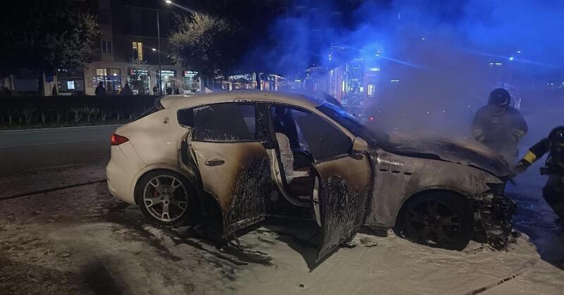 Maserati Levante va a fuoco a Verona, in marcia e senza un motivo