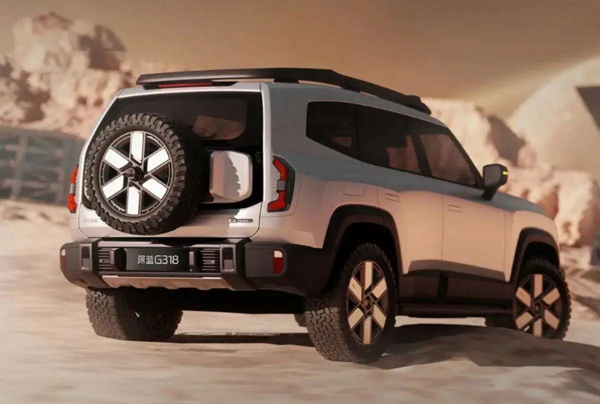La offroad cinese Deepal da 38 mila euro: design estremo (4)