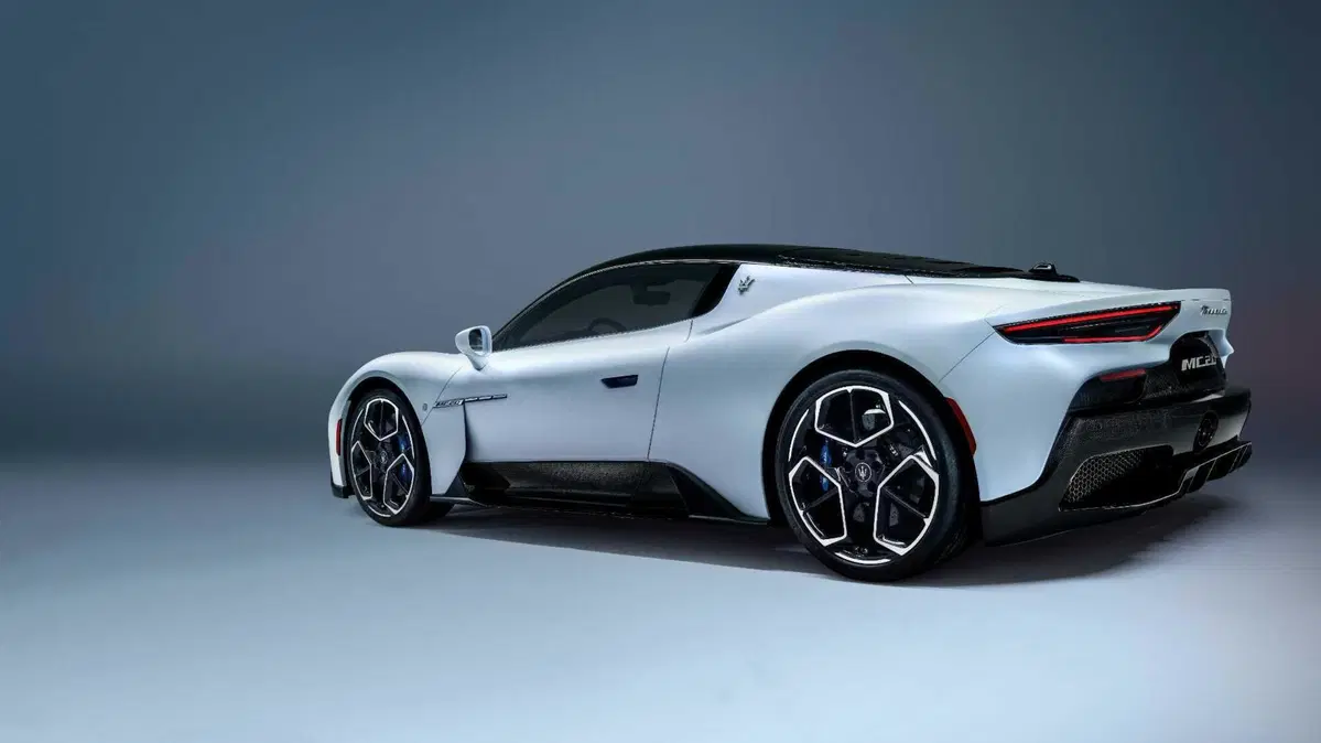 Maserati MC20 (3)