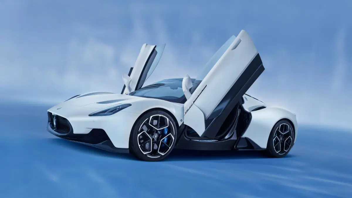Maserati MC20 (2)