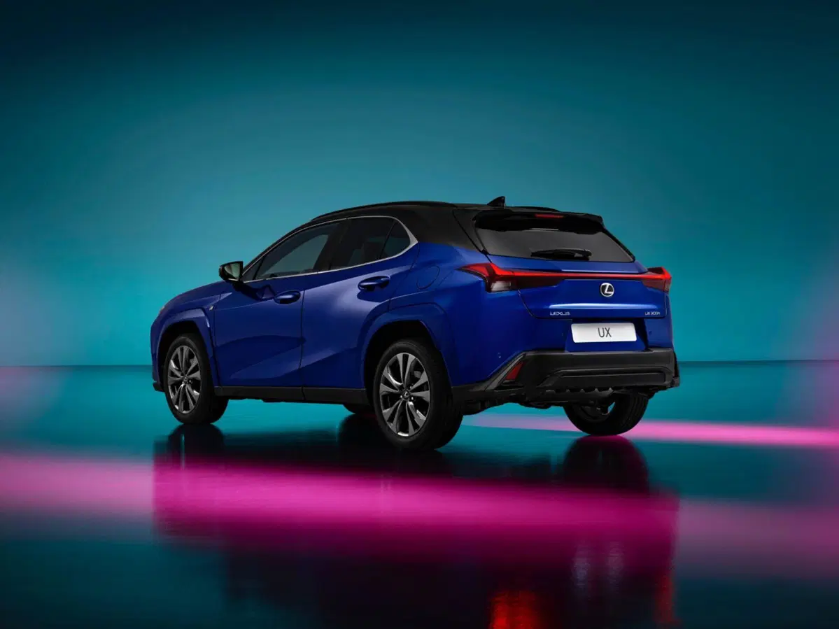 Nuova Lexus UX 2024: più potenza al posteriore (7)