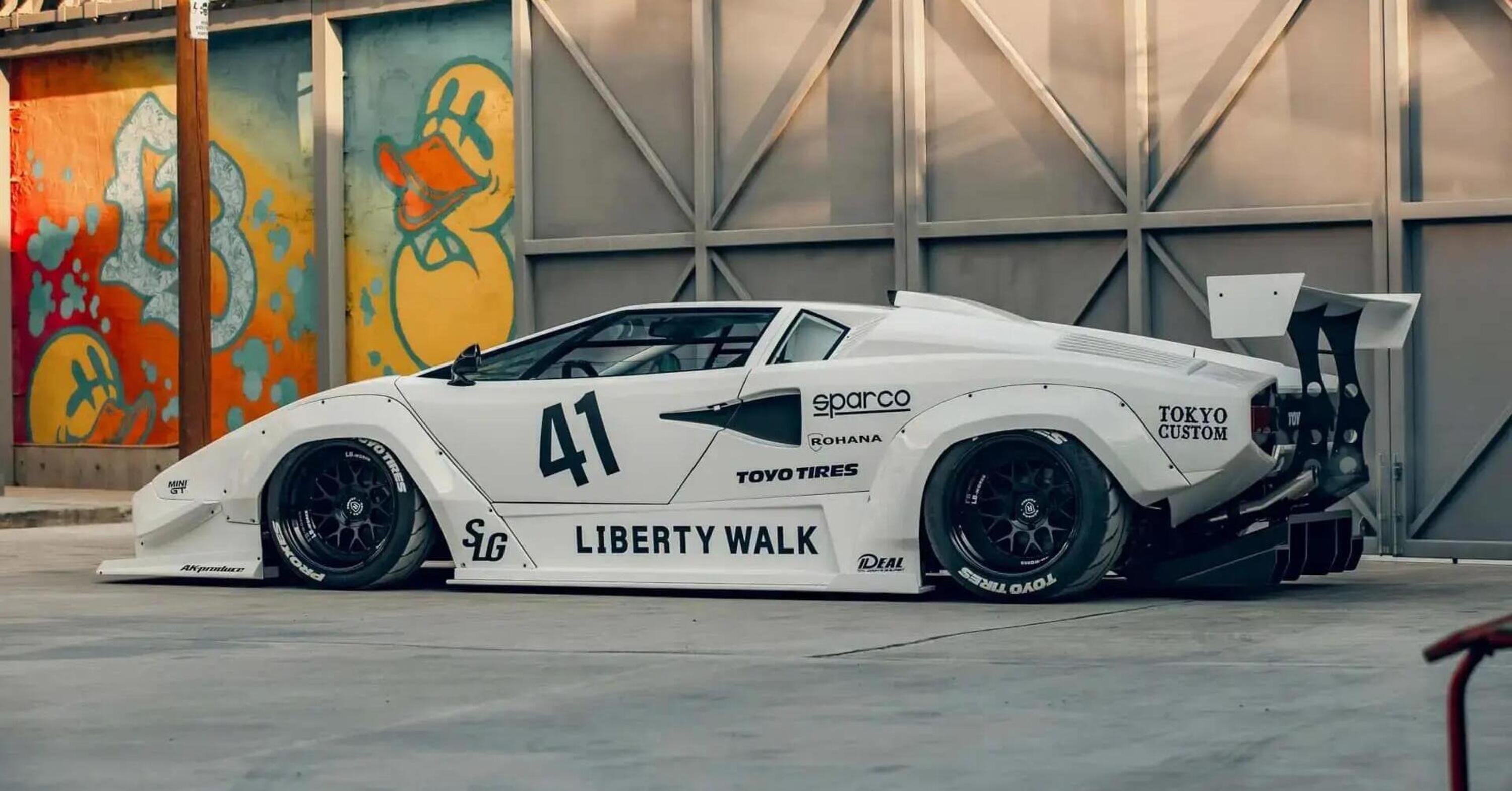 Lamborghini Countach widebody di Liberty Walk a Tokio 2024