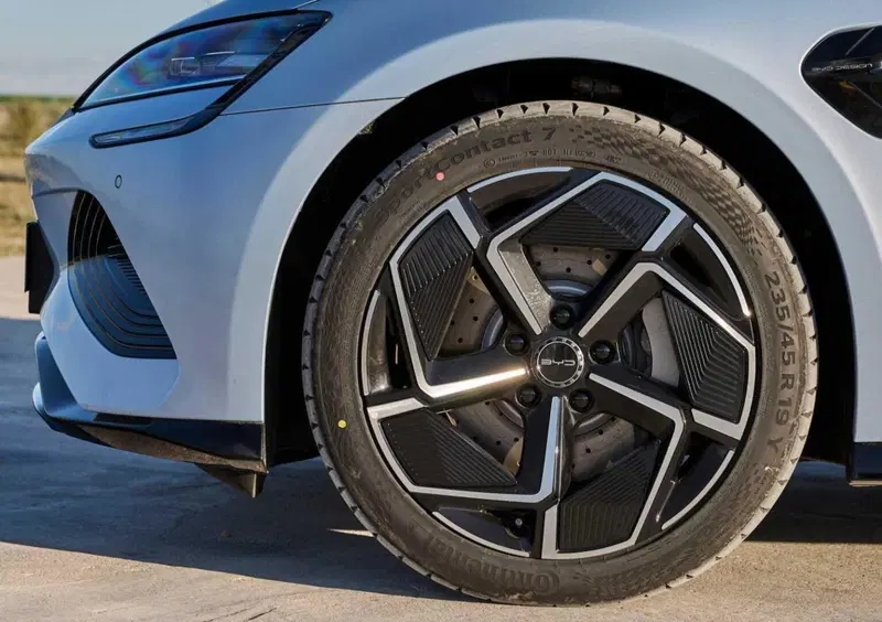 Byd Seal (2023-->>) (13)