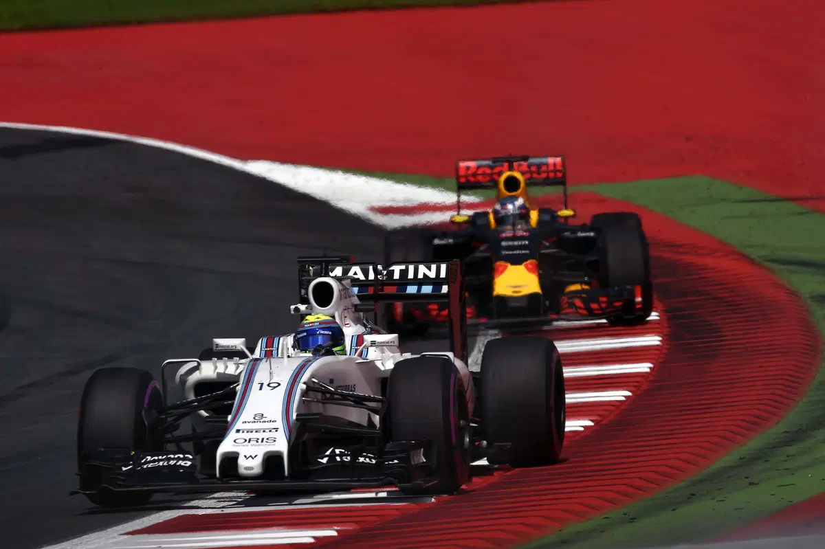 F1, Gp Austria 2016: penalità di cinque posizioni in griglia per Vettel (40)