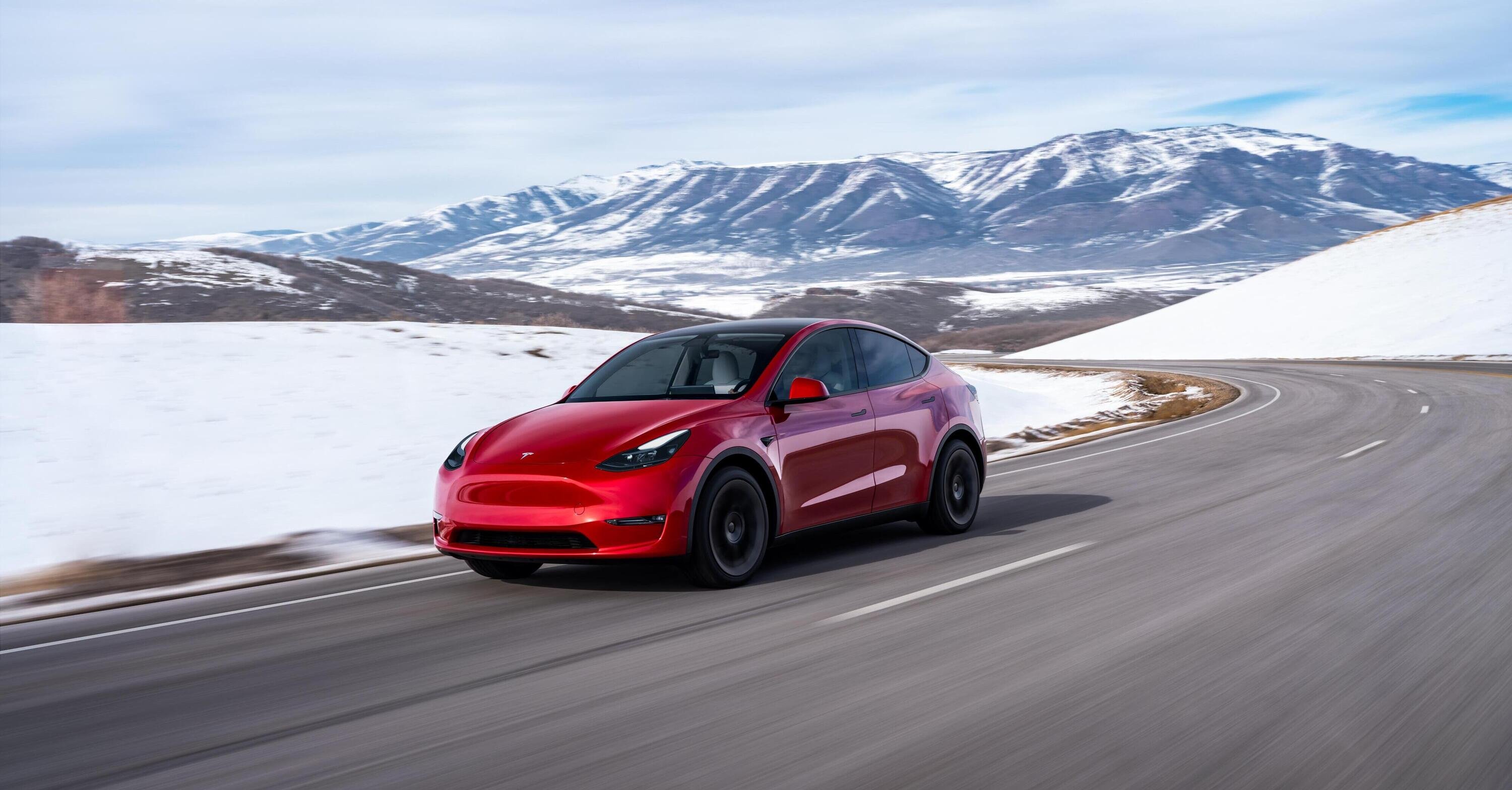 Tesla Model Y, scende il prezzo: con incentivo da 11.000 euro &egrave; a 31.960