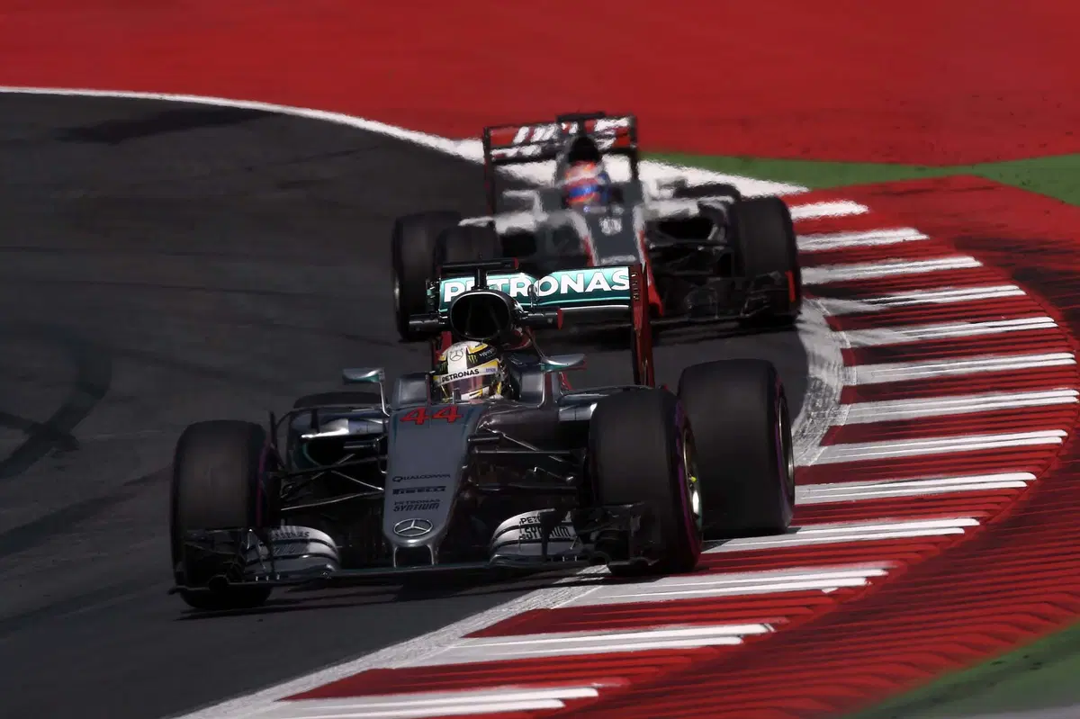 F1, Gp Austria 2016: penalità di cinque posizioni in griglia per Vettel (35)