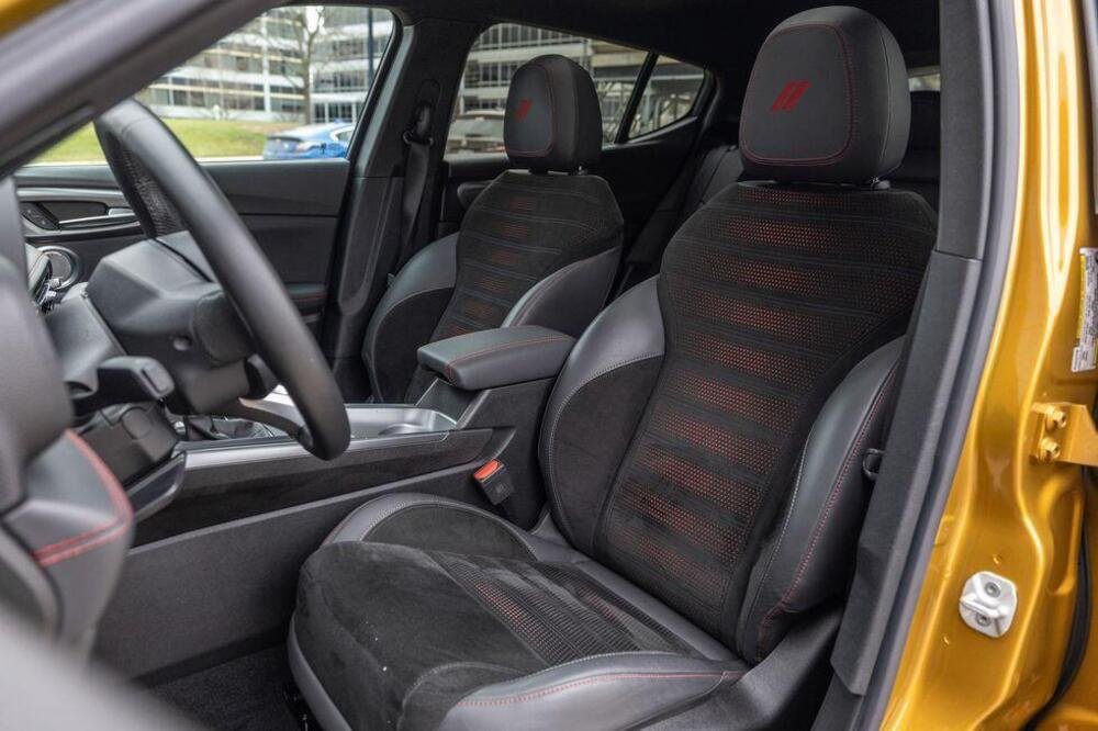 Gli interni della Hornet GT Plus AWD