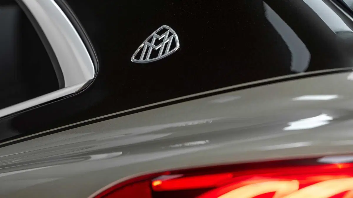 Mercedes-Benz EQS SUV Maybach 680 First Class Night series (12)