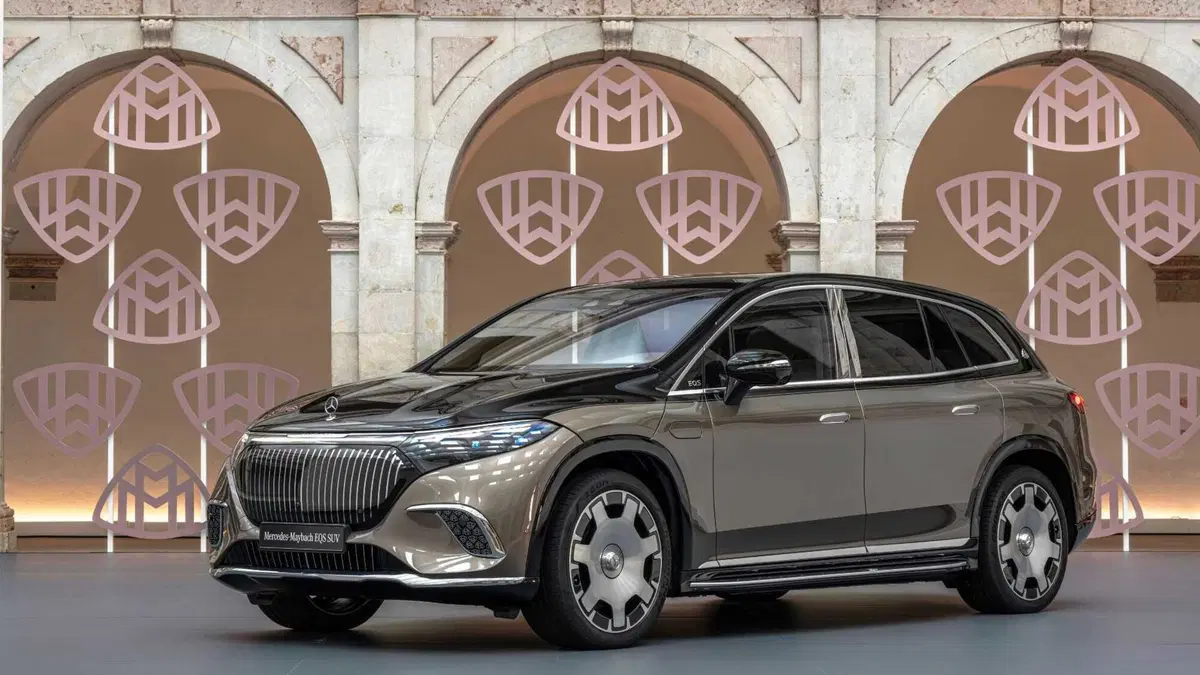 Mercedes-Benz EQS SUV Maybach 680 First Class (2)