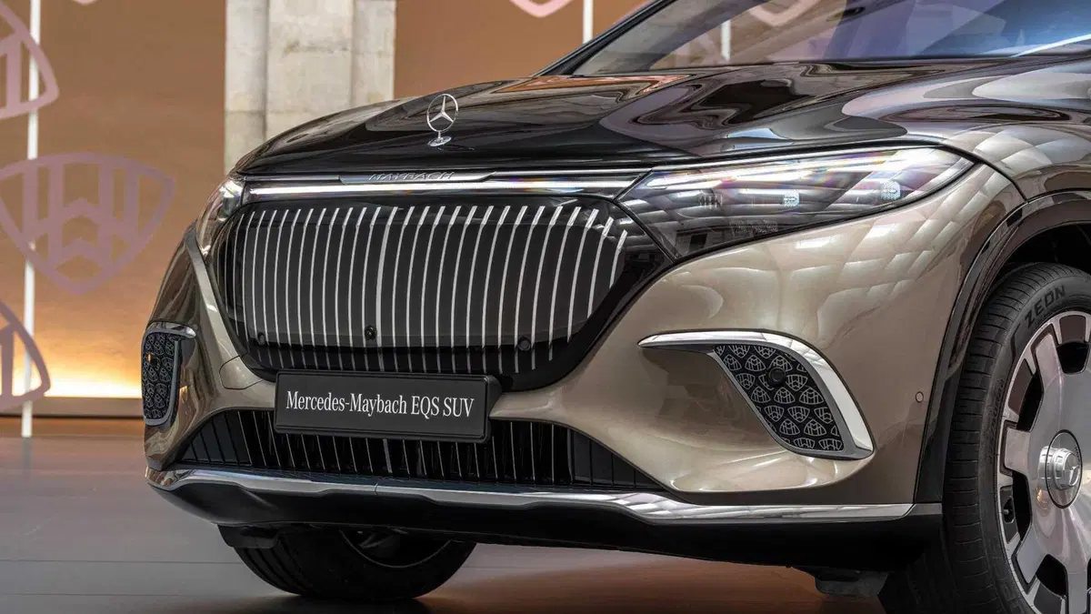 Mercedes-Benz EQS SUV Maybach 680 First Class (9)