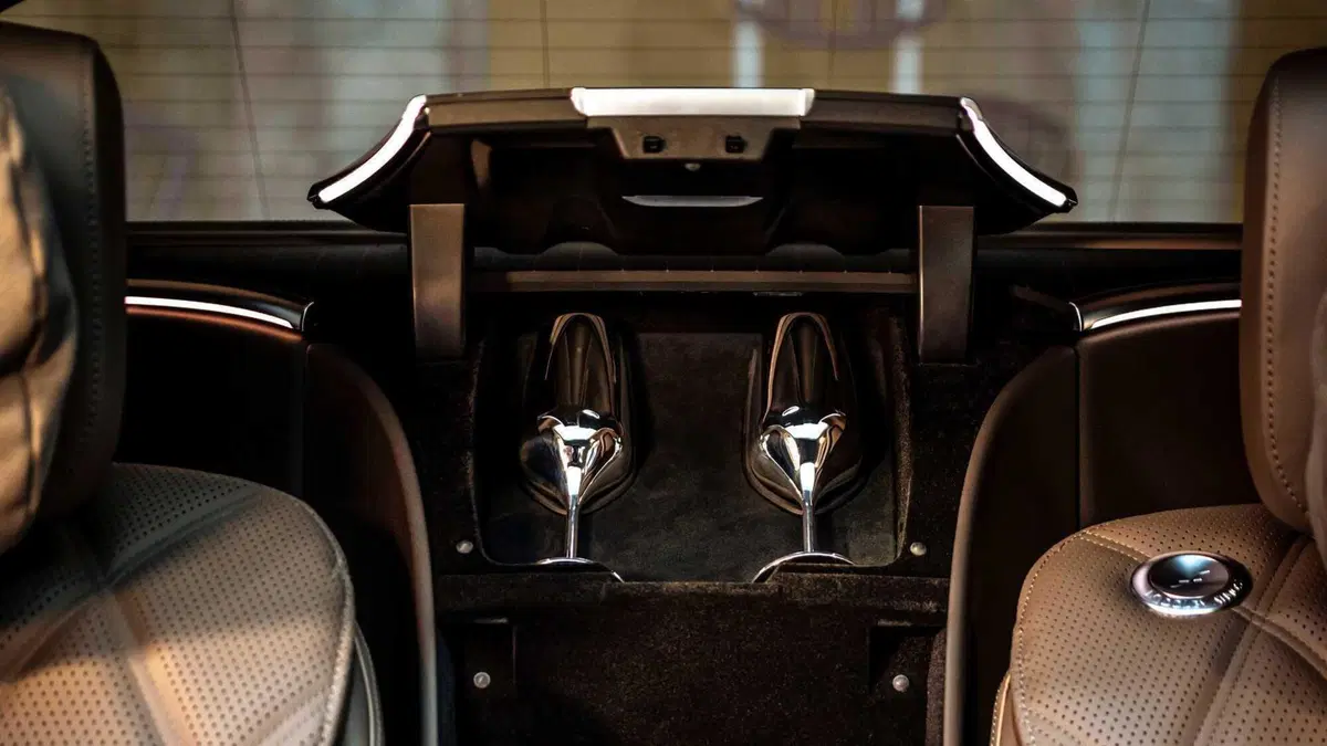 Mercedes-Benz EQS SUV Maybach 680 Business Class (8)