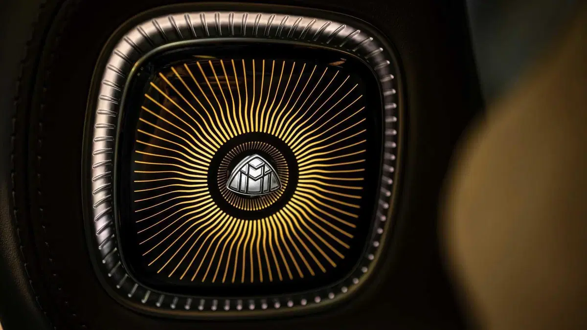 Mercedes-Benz EQS SUV Maybach 680 Business Class (13)
