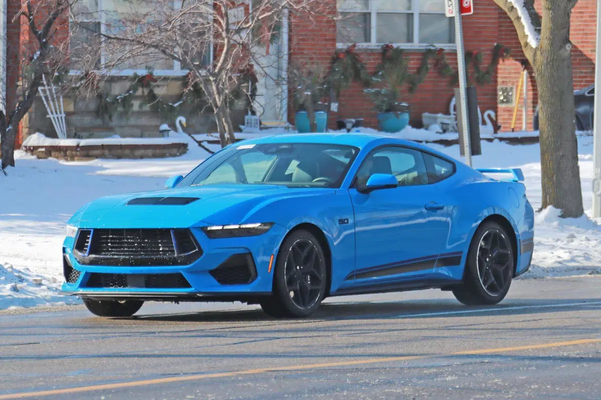 Ford Mustang CS, negli USA è in arrivo la coupé [Foto Spia] (2)