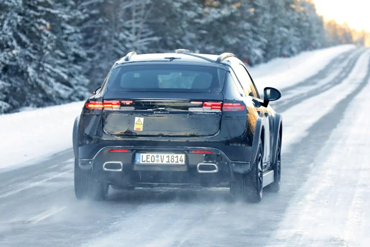 Porsche Cayenne, ecco il primo prototipo 100% elettrico [Foto Spia] (8)