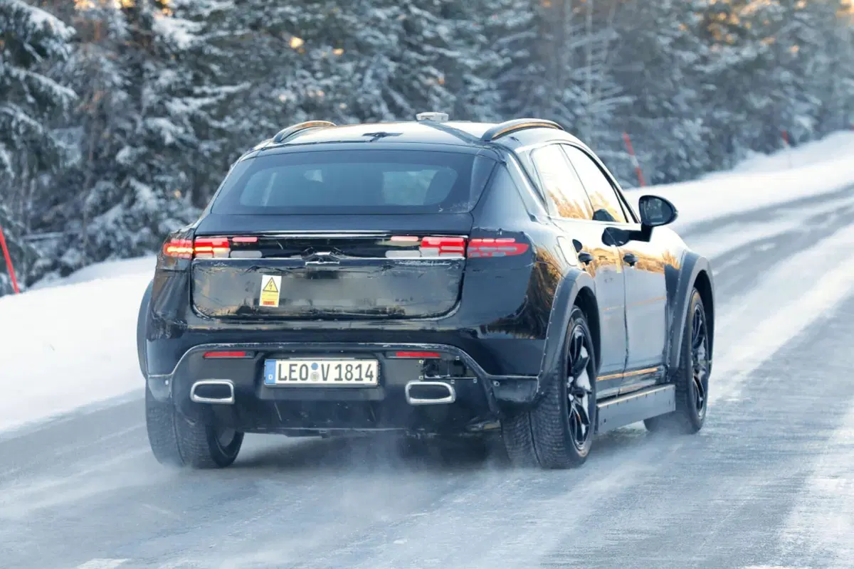 Porsche Cayenne, ecco il primo prototipo 100% elettrico [Foto Spia] (3)