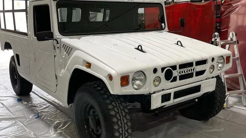 Toyota Mega Cruiser: la off-road personalizzata di Kanye West per la moglie Bianca