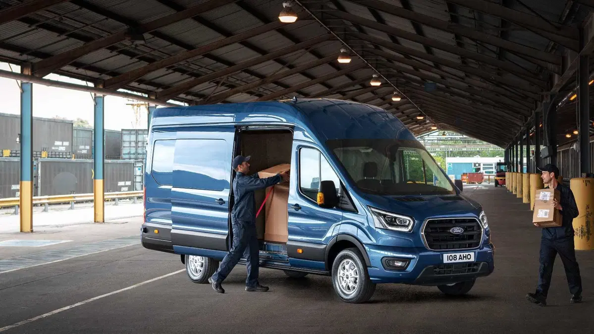 Ford Transit Furgone 330 2.0TDCi EcoBlue 170CV aut. PM-TM Combi Trend (5)