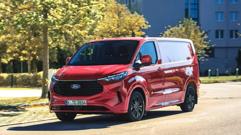 Ford Transit Custom Furgone transit custom V710 320 2.5 Duratec phev 233cv Trend L2H1