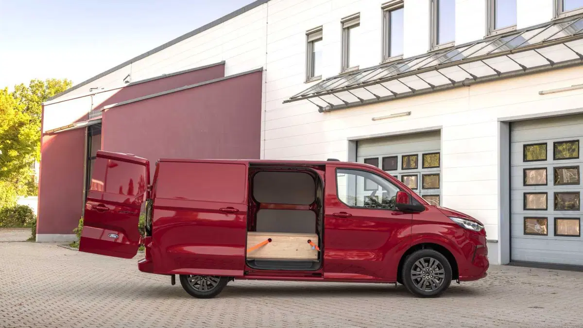 Ford Transit Custom Furgone 320 2.0 ecoblue 170cv Titanium L2H1 AWD A8 (8)